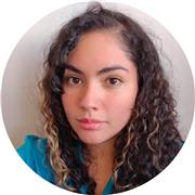 Profesora hace entretenidas clases de ukelele